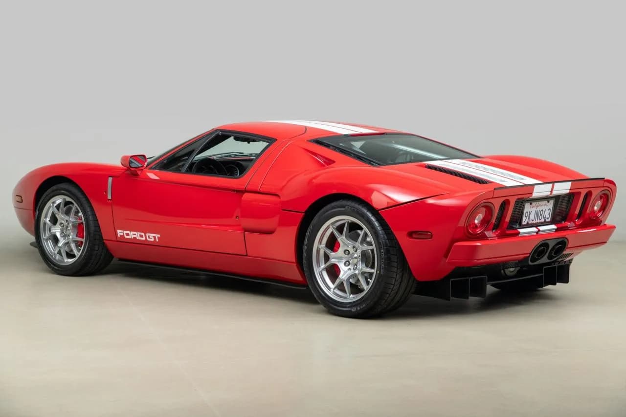 2005 Ford GT - Thumbnail 4