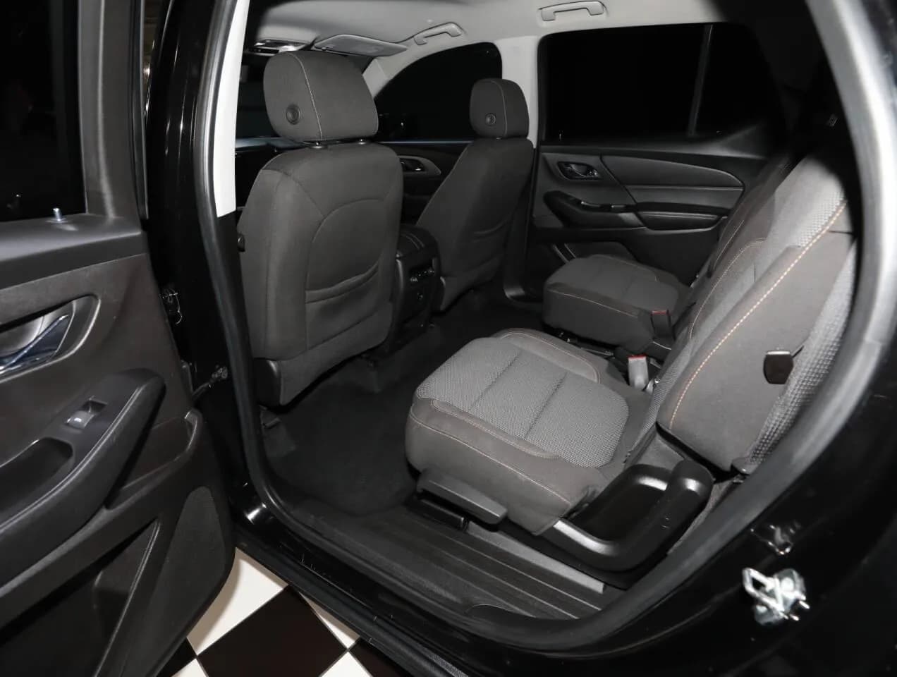 2018 Chevrolet Traverse - Thumbnail 4
