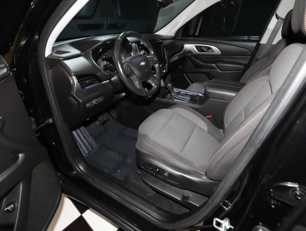 2018 Chevrolet Traverse - Thumbnail 3