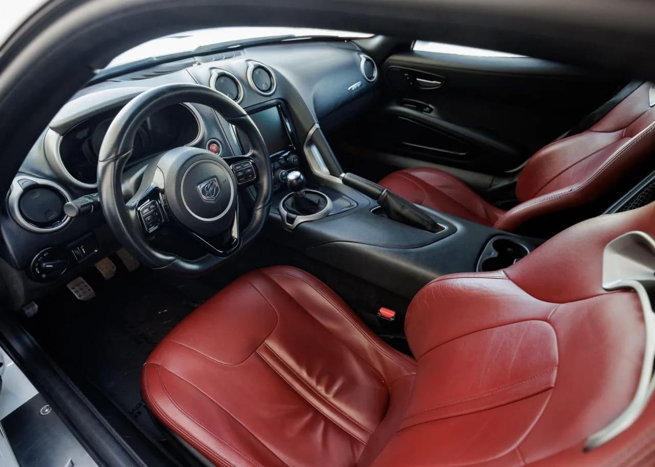 2016 Dodge Viper GTC - Thumbnail 6