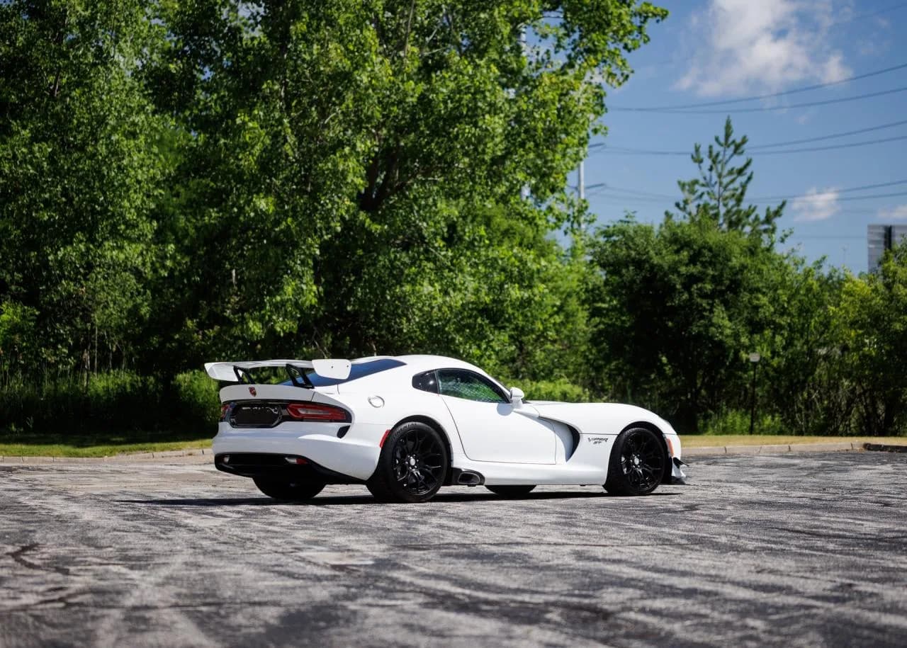 2016 Dodge Viper GTC - Thumbnail 2
