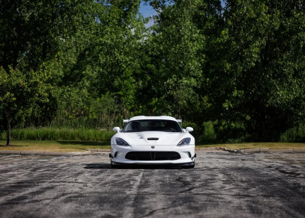 2016 Dodge Viper GTC - Thumbnail 3