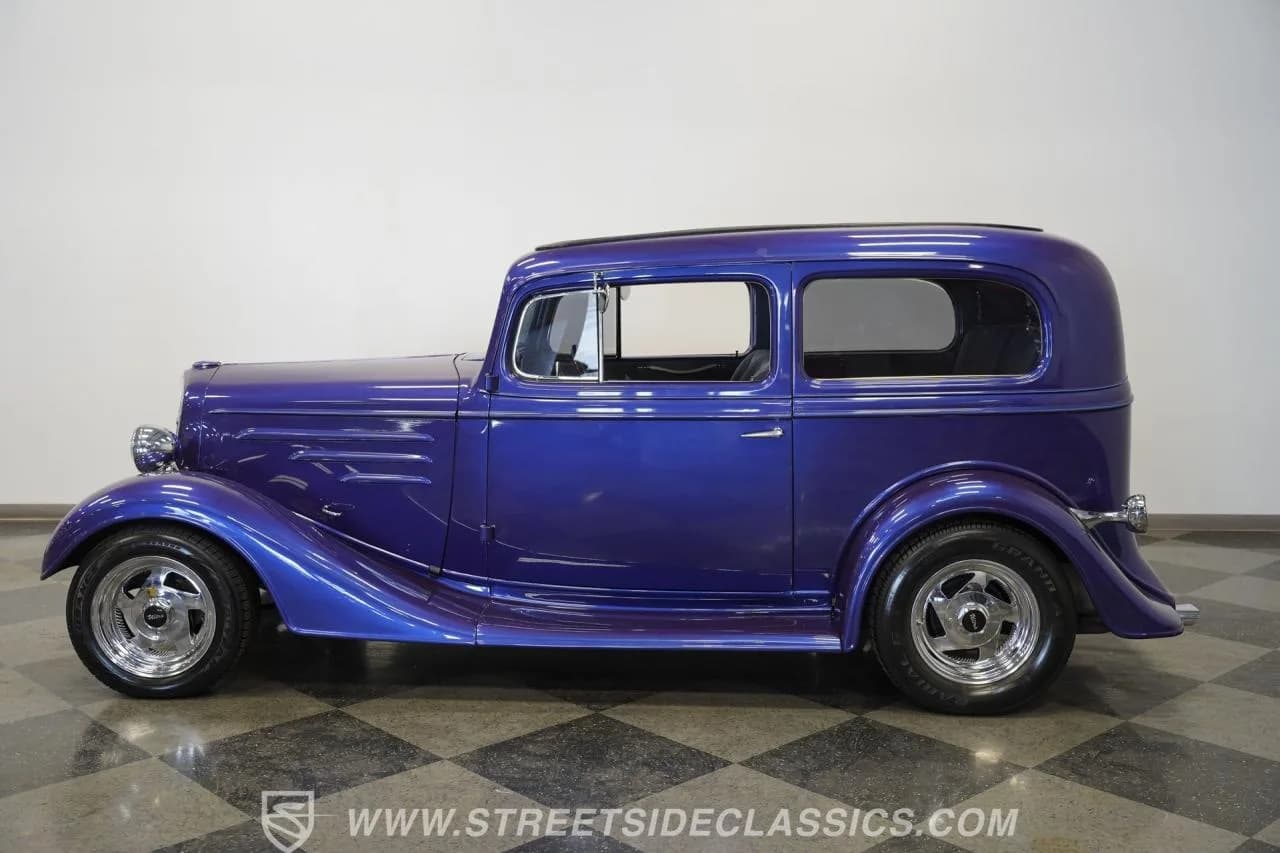 1935 Chevrolet Sedan Streetrod - Thumbnail 8