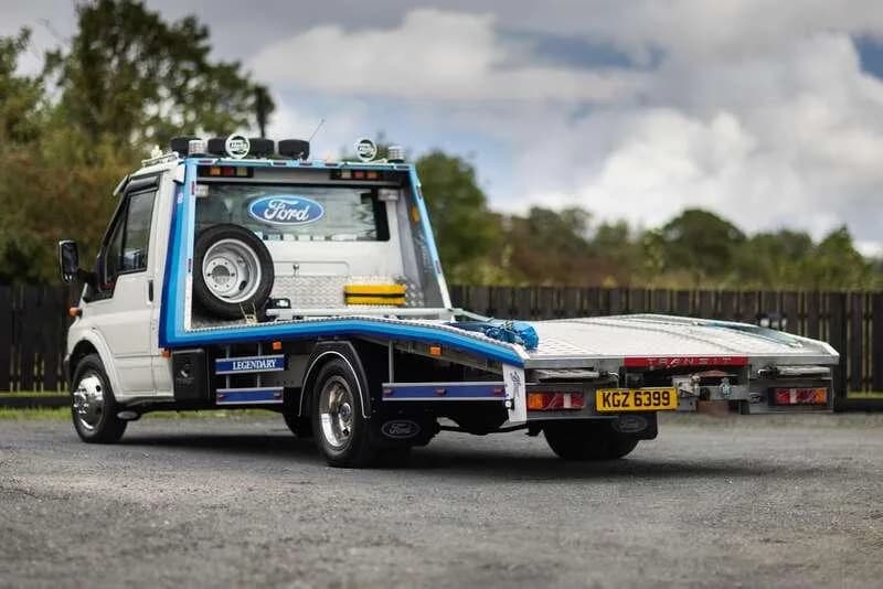 2005 Ford RECOVERY TRUCK - Thumbnail 4