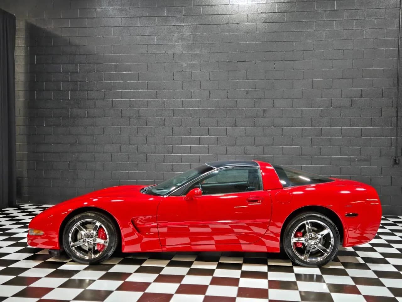 1999 Chevrolet Corvette - Thumbnail 2