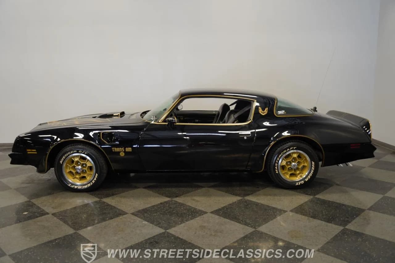 1976 Pontiac Firebird Trans am 50th anniversary special edition - Thumbnail 8