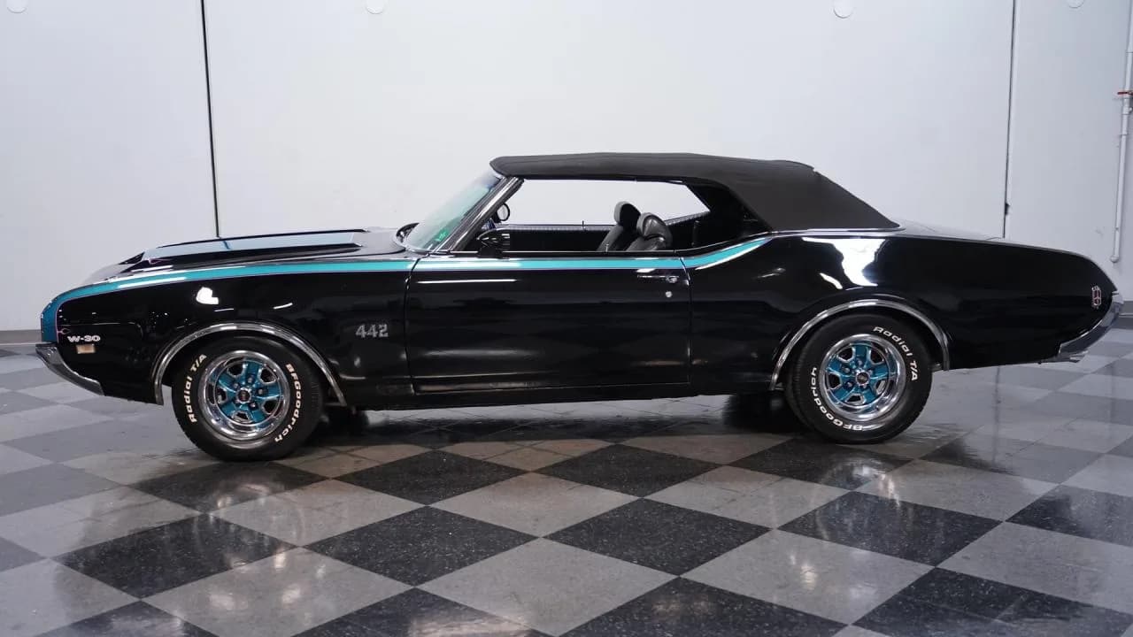1969 Oldsmobile Cutlass 442 W30 Tribute Convertible - Thumbnail 2