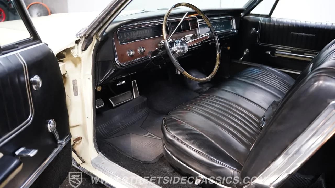 1966 Pontiac Bonneville Convertible - Thumbnail 4