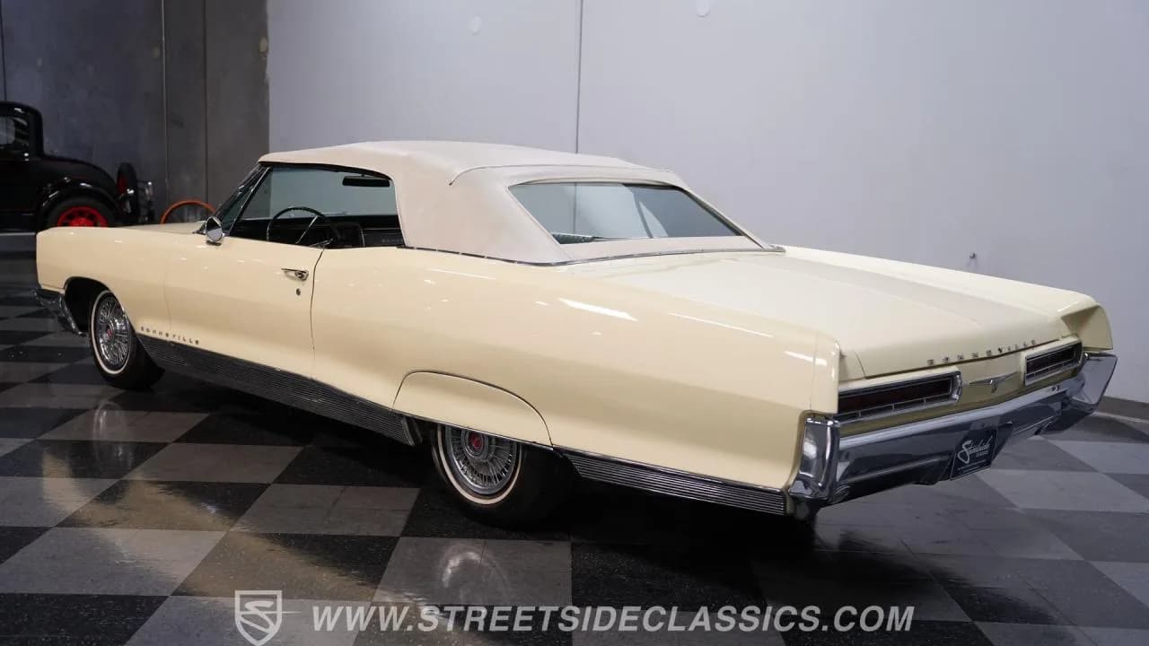 1966 Pontiac Bonneville Convertible - Thumbnail 8