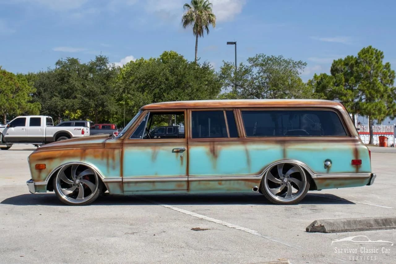 1968 Chevrolet Suburban - Thumbnail 6