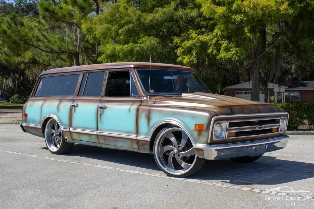 1968 Chevrolet Suburban - Thumbnail 2