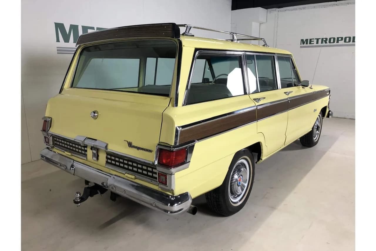 1973 Jeep Wagoneer Station - Thumbnail 5