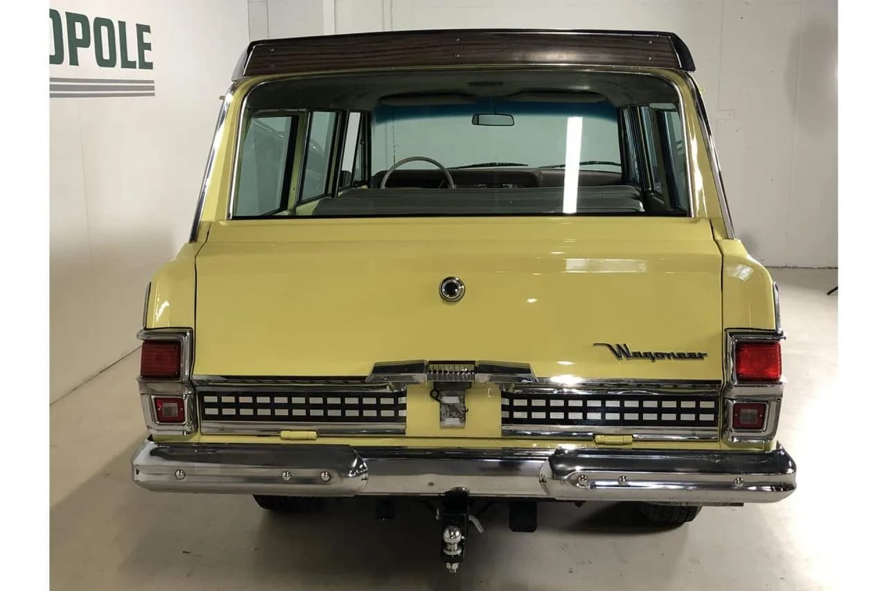 1973 Jeep Wagoneer Station - Thumbnail 8