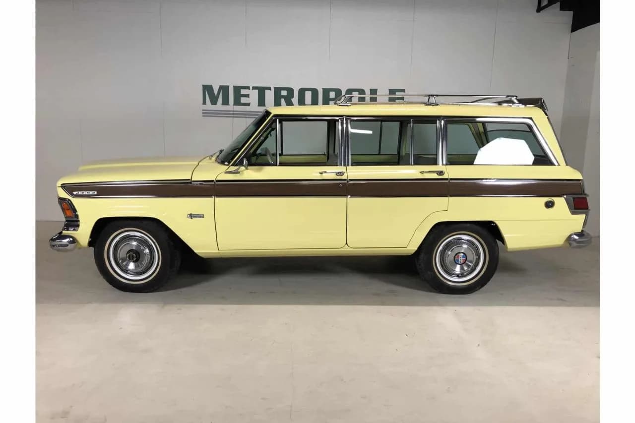 1973 Jeep Wagoneer Station - Thumbnail 3