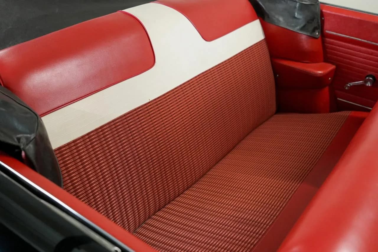 1961 Plymouth Fury - Thumbnail 4