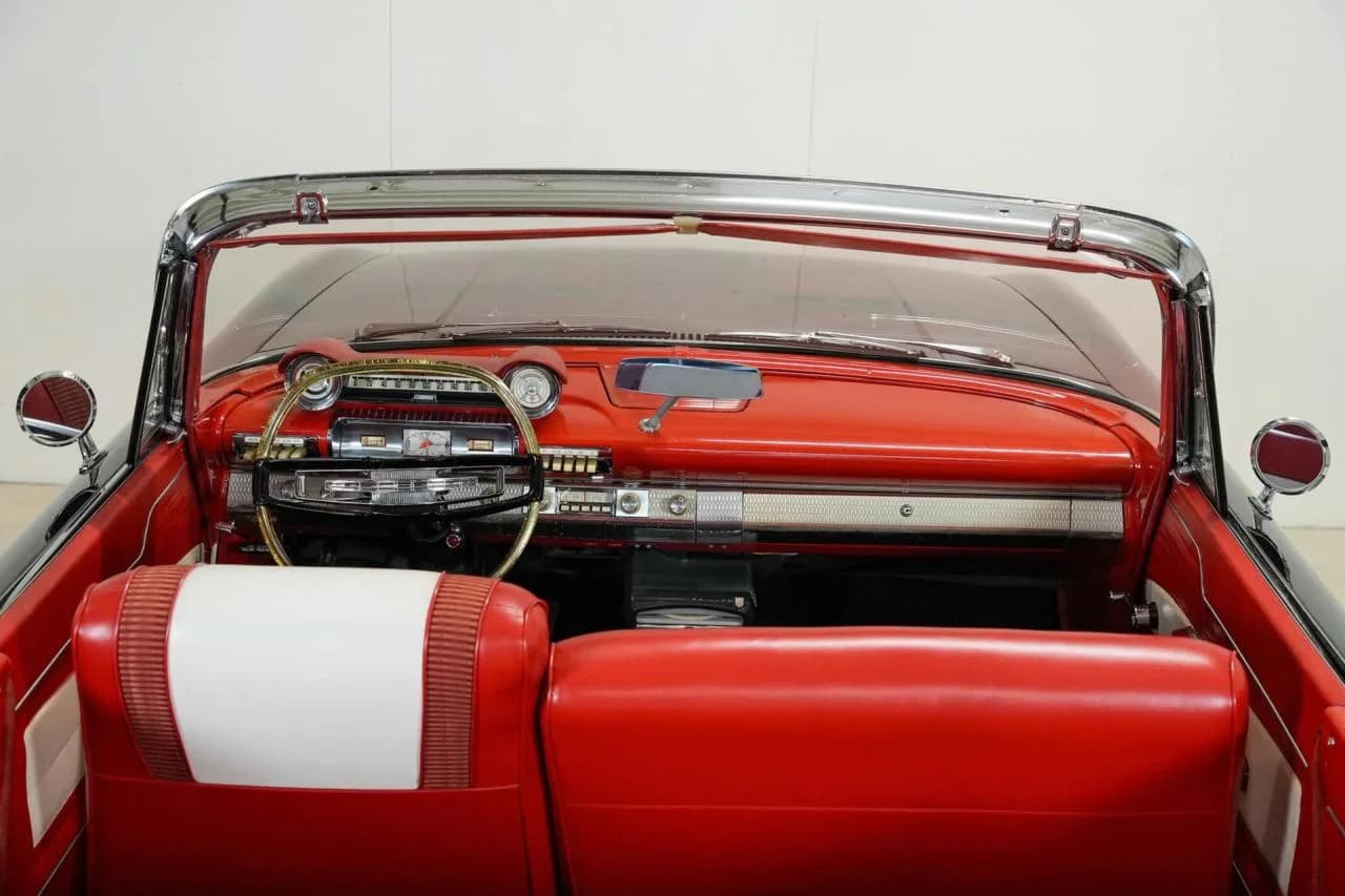 1961 Plymouth Fury - Thumbnail 2