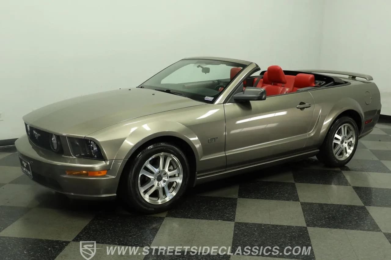 2005 Ford Mustang GT Convertible - Thumbnail 6
