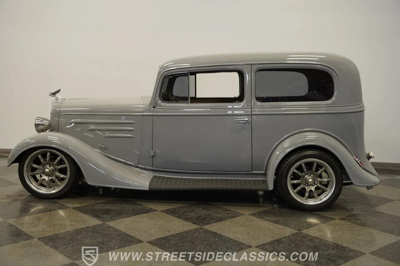 1935 Chevrolet Sedan Streetrod - Thumbnail 8