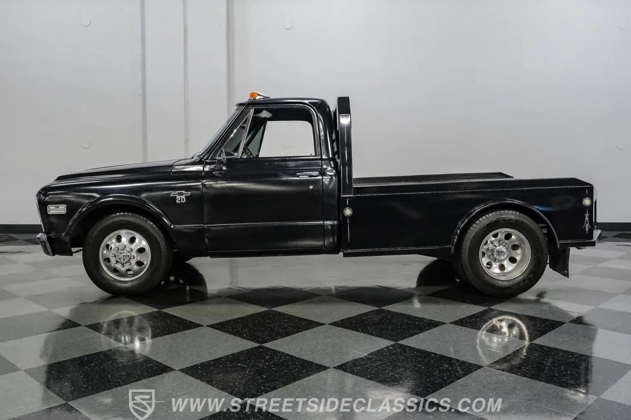 1968 Chevrolet C20 Flatbed Dually - Thumbnail 7