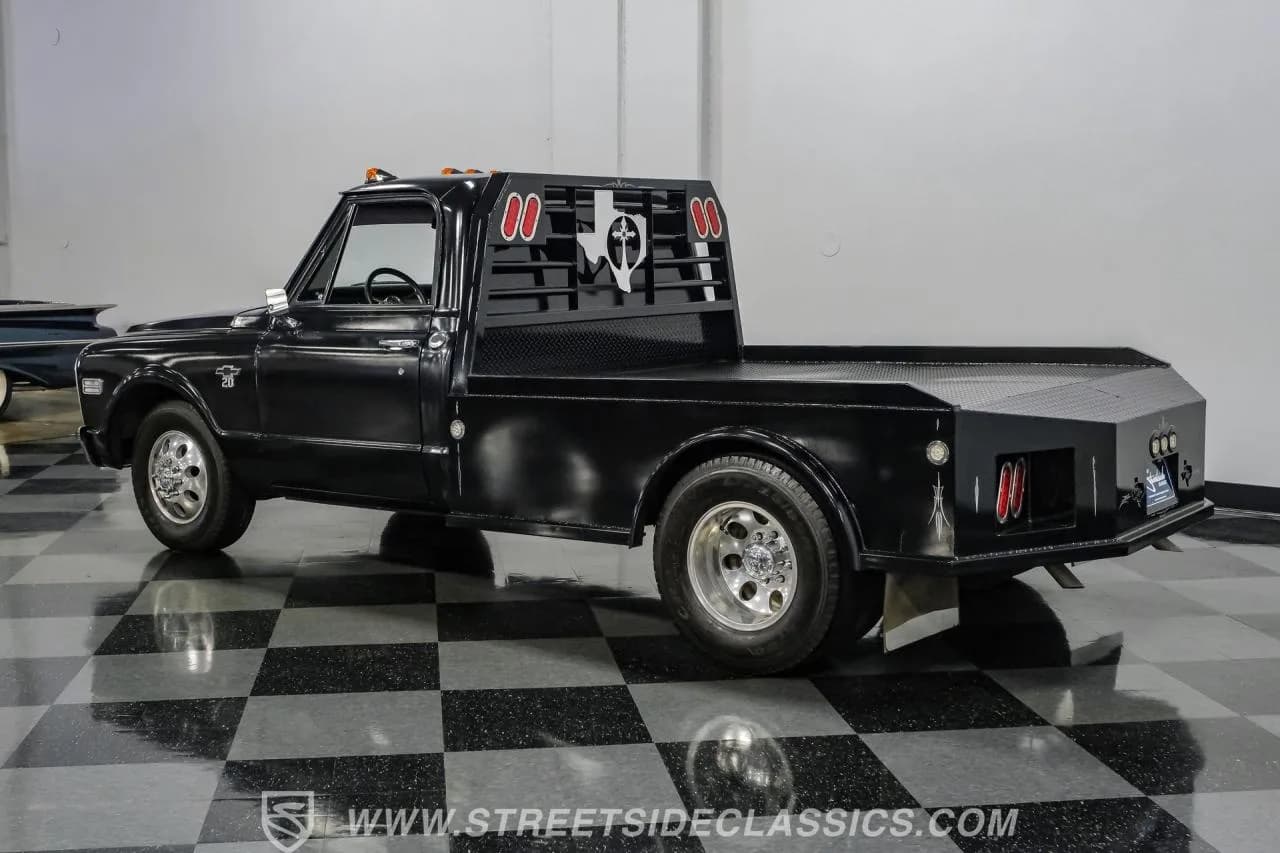 1968 Chevrolet C20 Flatbed Dually - Thumbnail 8