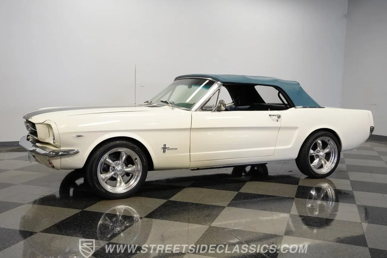 1965 Ford Mustang Convertible - Thumbnail 7