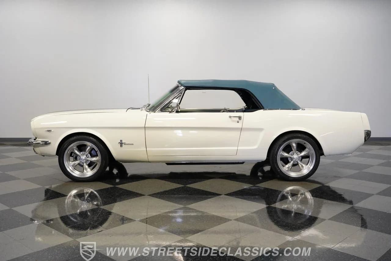 1965 Ford Mustang Convertible - Thumbnail 8
