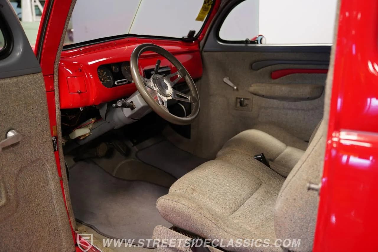 1940 Ford Tudor Streetrod - Thumbnail 4