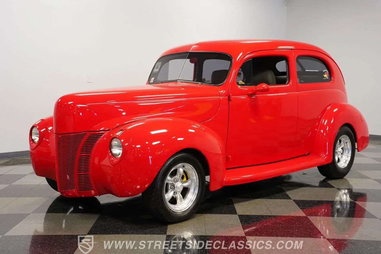 1940 Ford Tudor Streetrod - Thumbnail 6