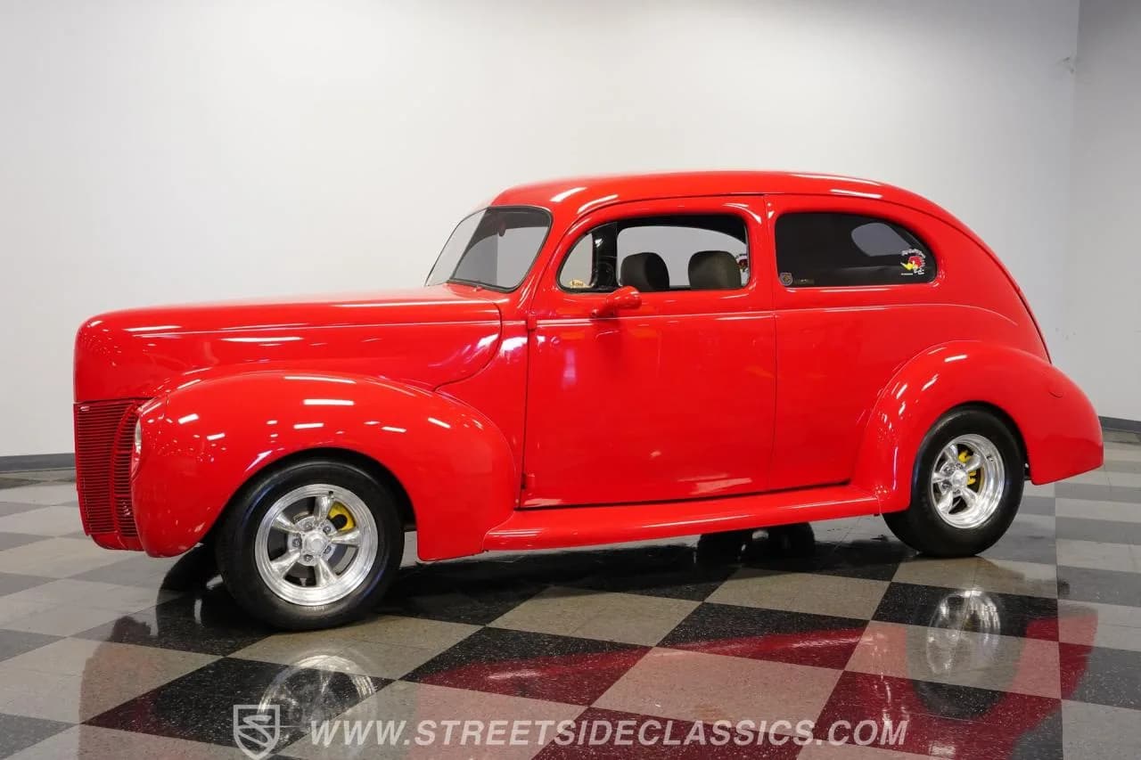 1940 Ford Tudor Streetrod - Thumbnail 7