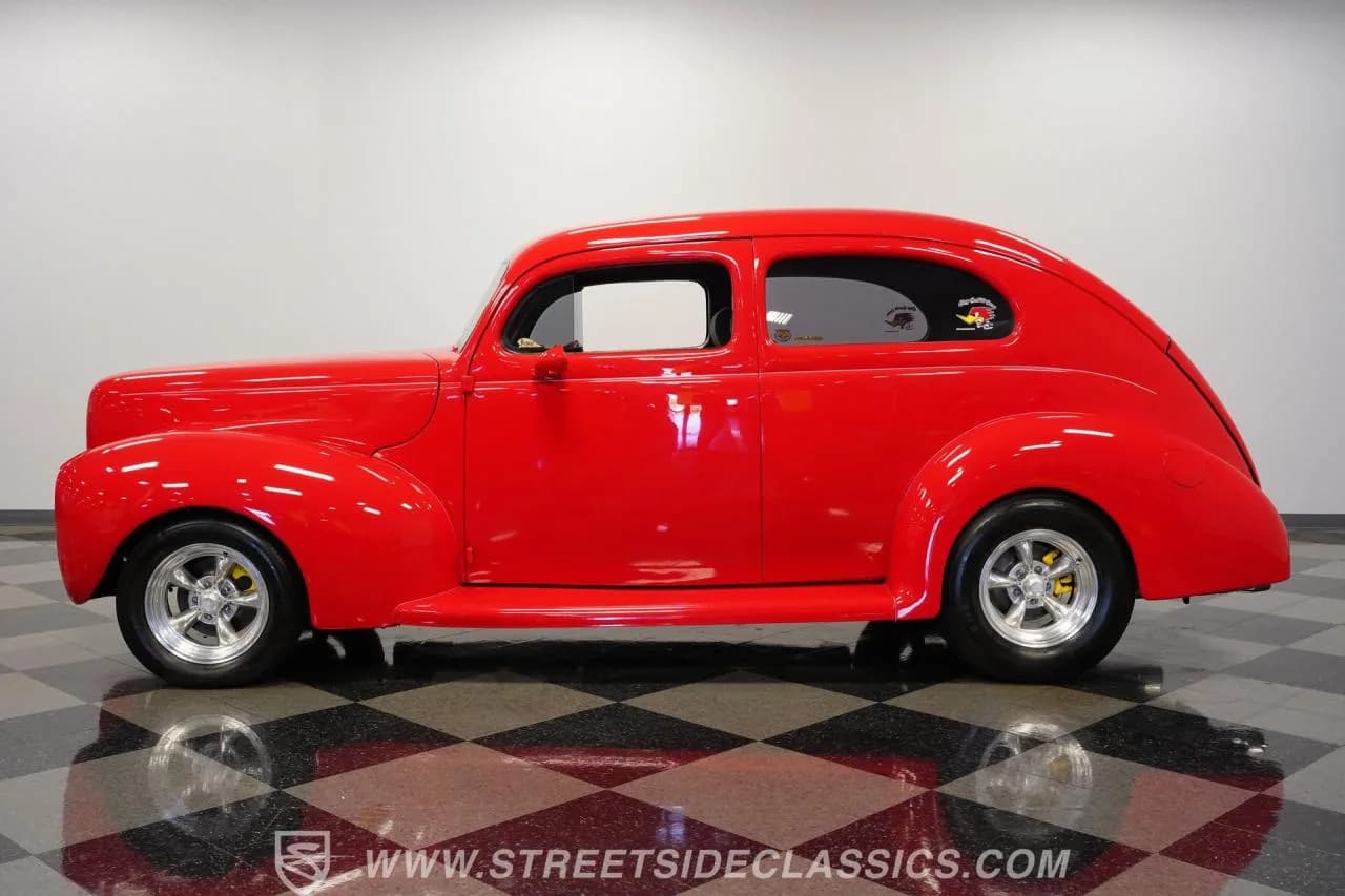 1940 Ford Tudor Streetrod - Thumbnail 8
