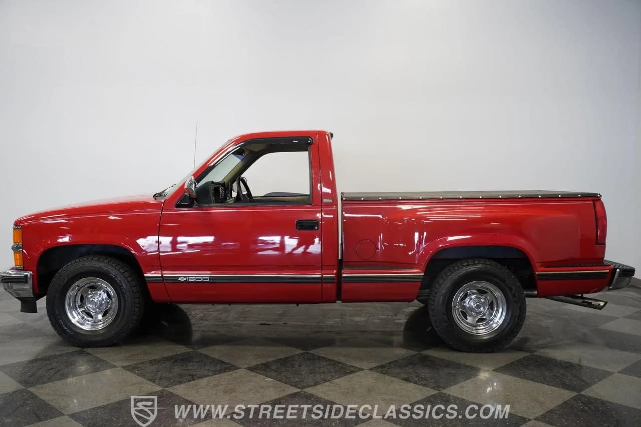 1994 Chevrolet C1500 Silverado Stepside - Thumbnail 2