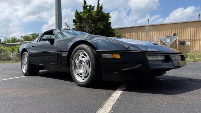 1990 Chevrolet Corvette - Thumbnail 8