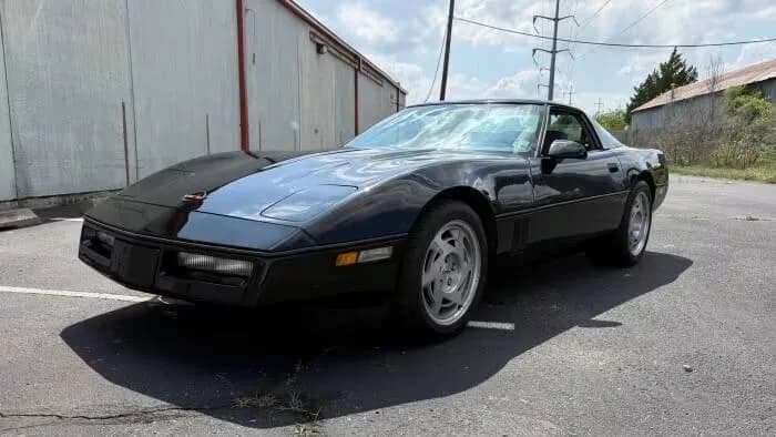 1990 Chevrolet Corvette - Thumbnail 3