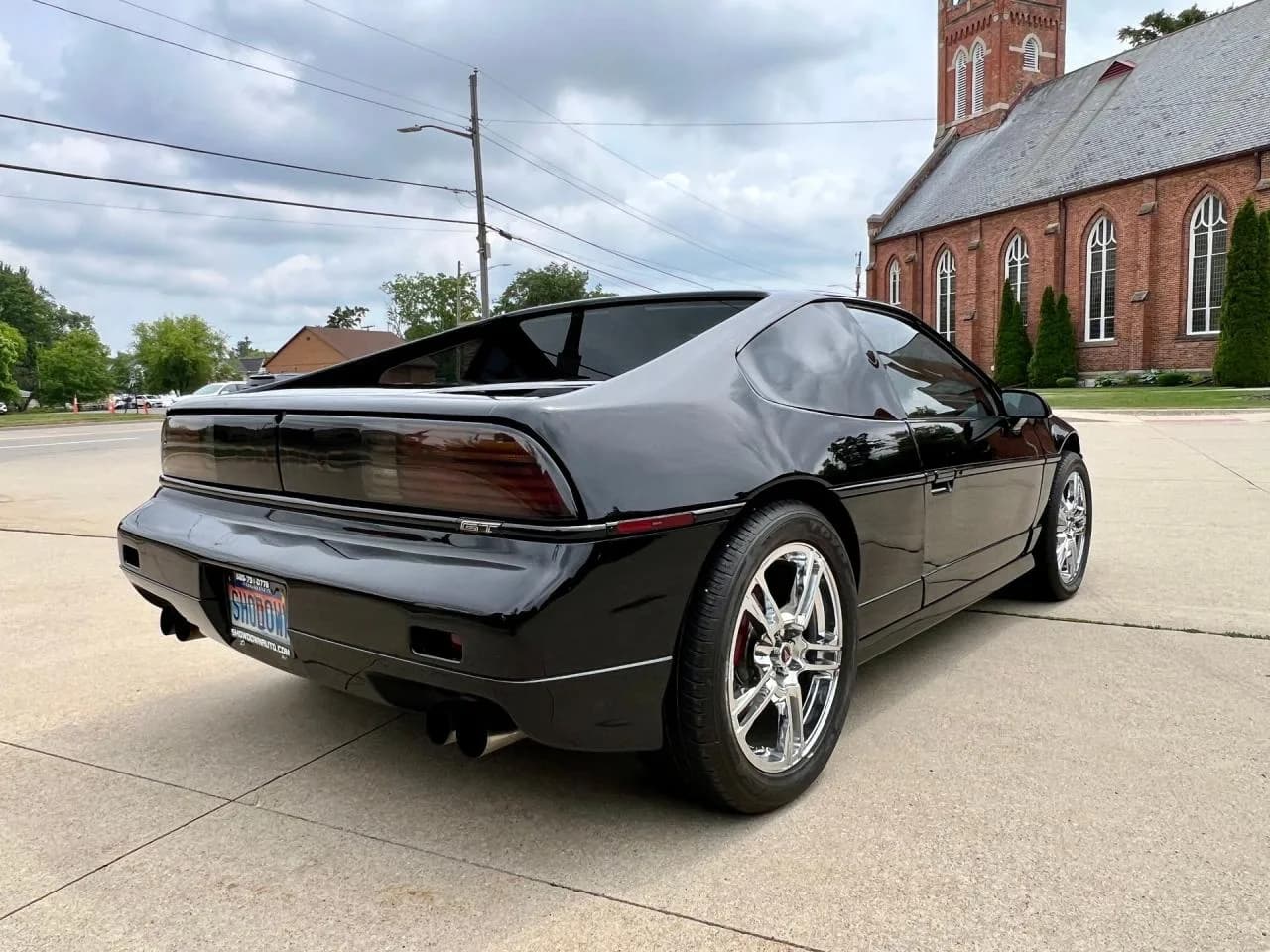 1988 Pontiac Fiero - Thumbnail 5