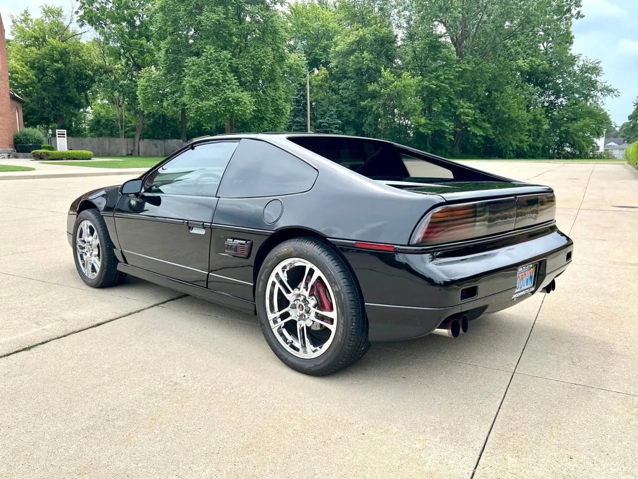 1988 Pontiac Fiero - Thumbnail 7
