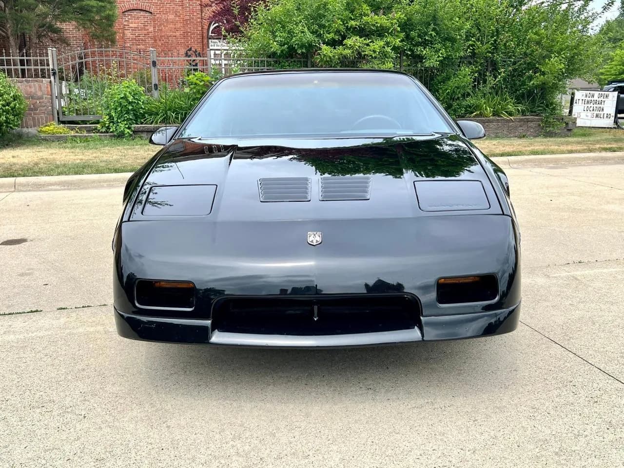 1988 Pontiac Fiero - Thumbnail 2