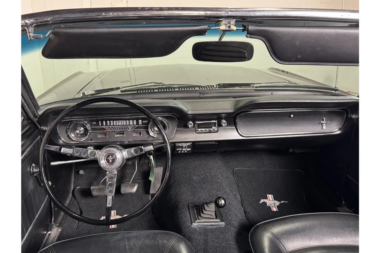 1965 Ford 260 Mustang Convertible - Thumbnail 2
