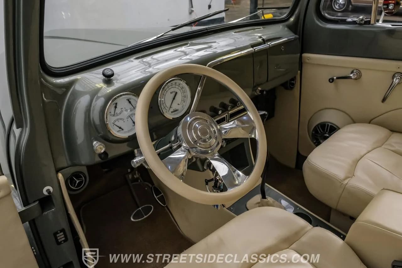 1951 Ford F-1 Restomod - Thumbnail 4