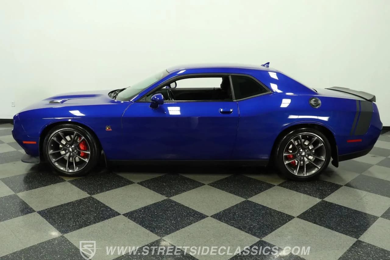 2022 Dodge Challenger R/T Scat Pack - Thumbnail 2