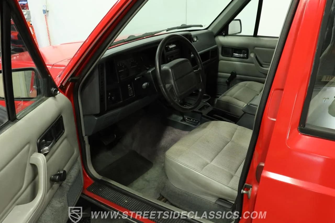 1995 Jeep Cherokee Sport 4X4 - Thumbnail 4