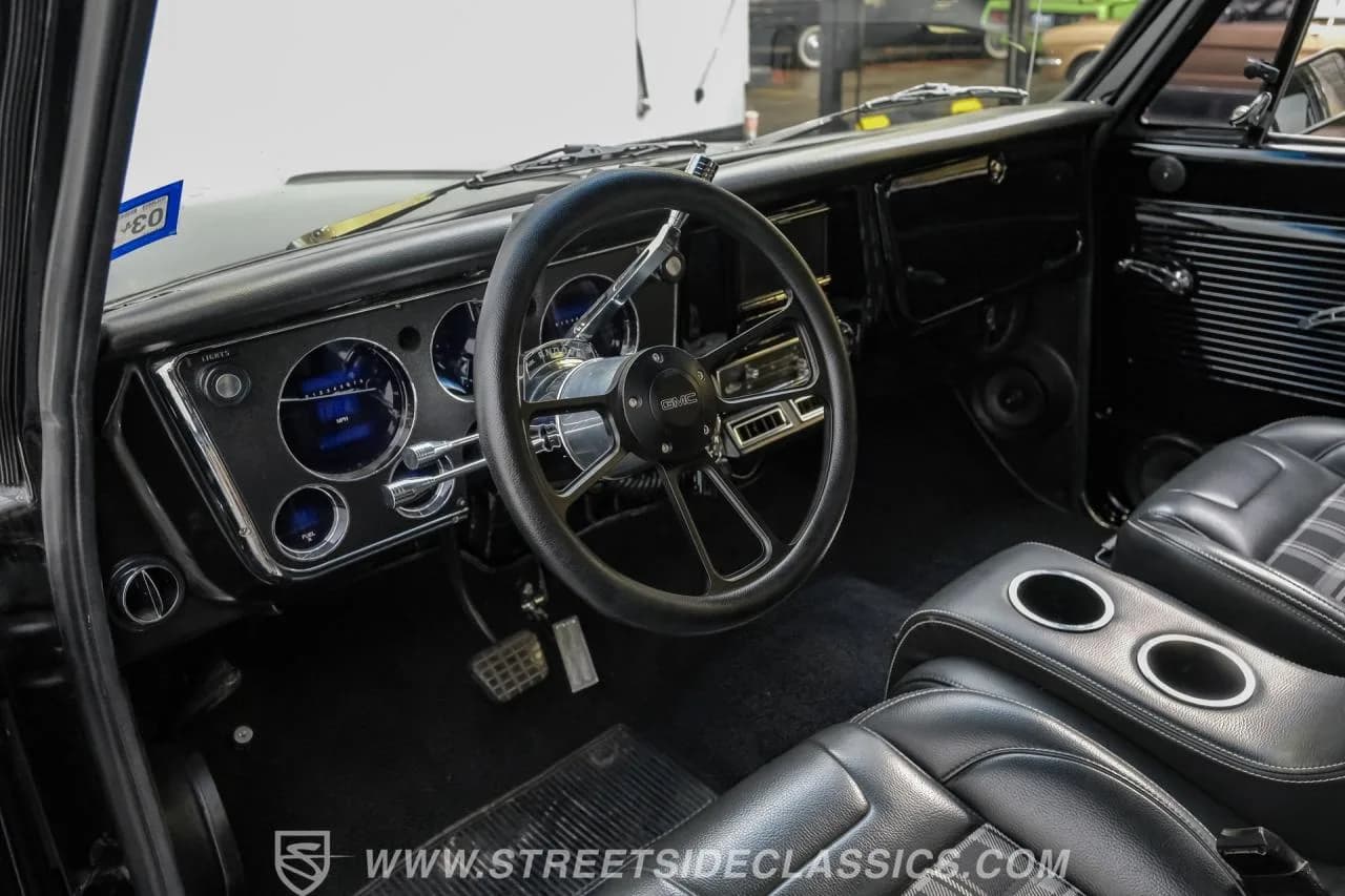 1968 GMC C1500 Restomod - Thumbnail 4