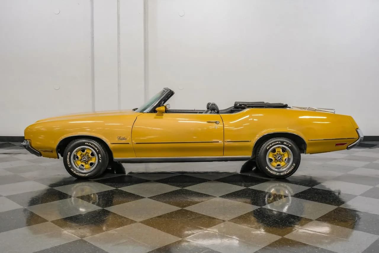 1972 Oldsmobile Cutlass Supreme Convertible - Thumbnail 2