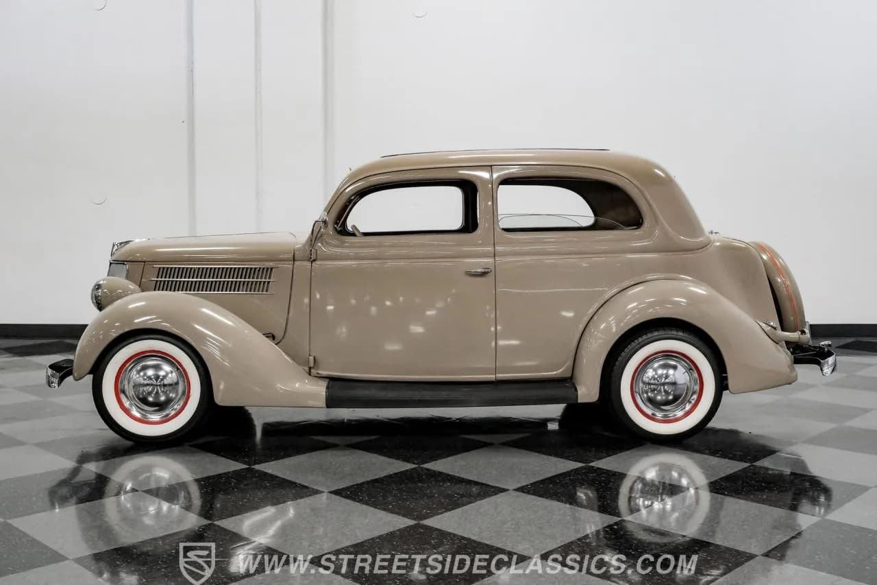 1936 Ford Tudor Sedan Streetrod - Thumbnail 7