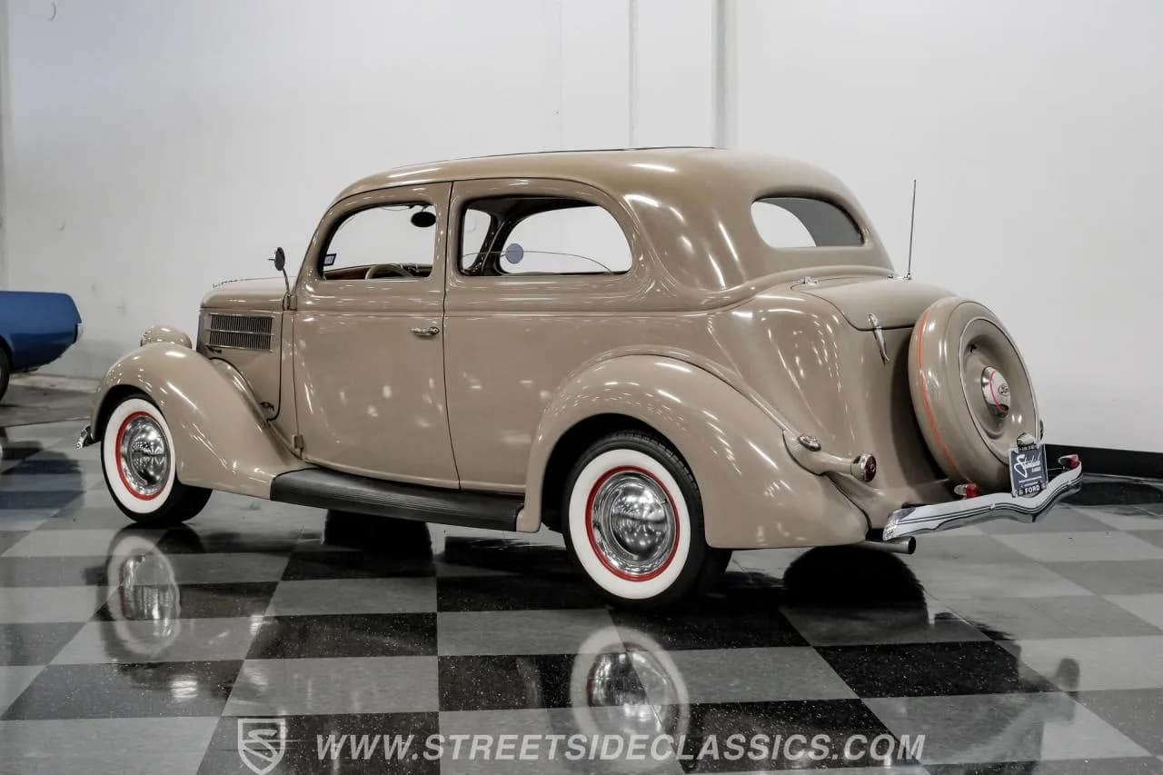 1936 Ford Tudor Sedan Streetrod - Thumbnail 8