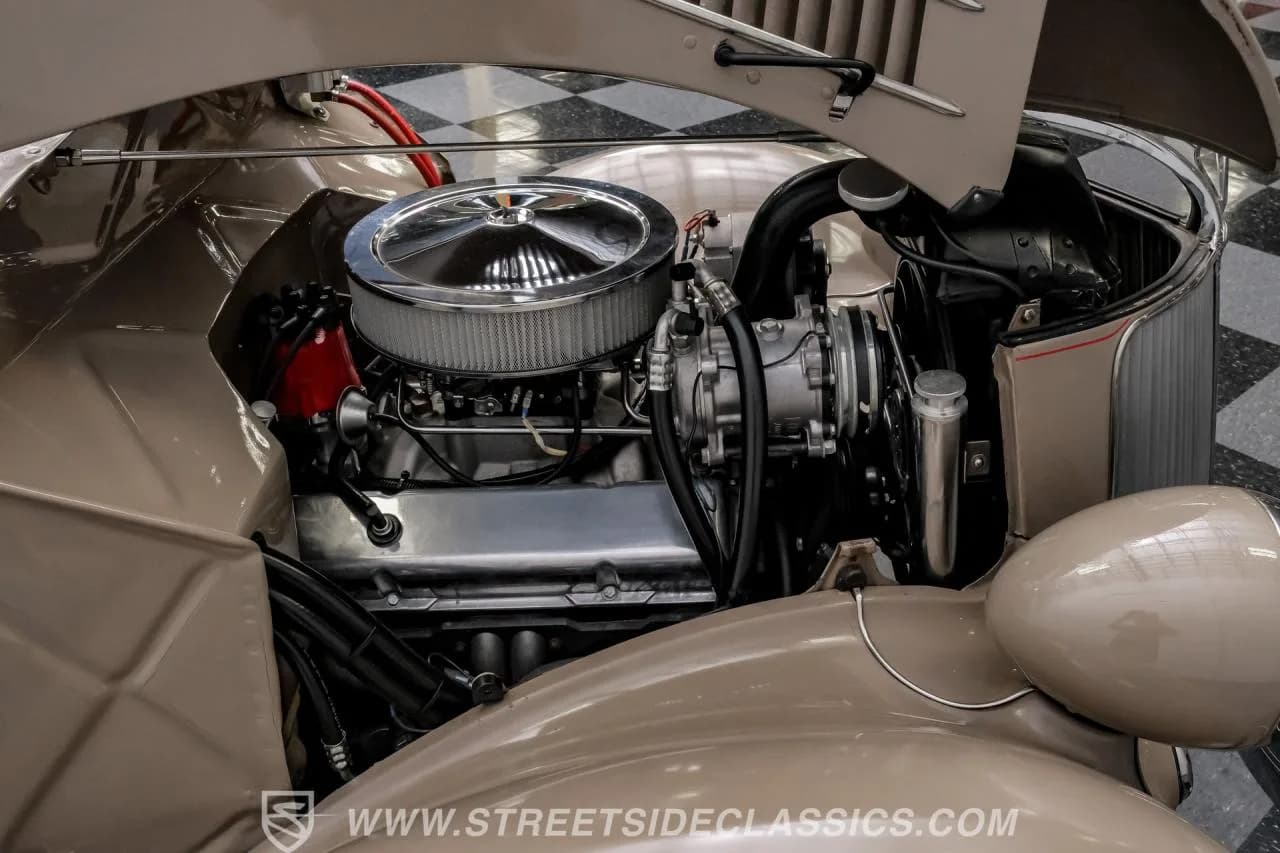 1936 Ford Tudor Sedan Streetrod - Thumbnail 3