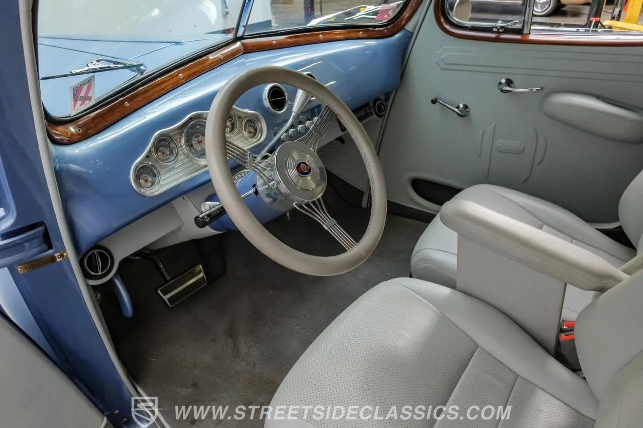 1940 Packard 120 Touring Sedan Street Rod - Thumbnail 4