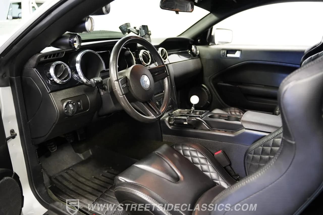 2006 Ford Mustang GT Cervini - Thumbnail 4