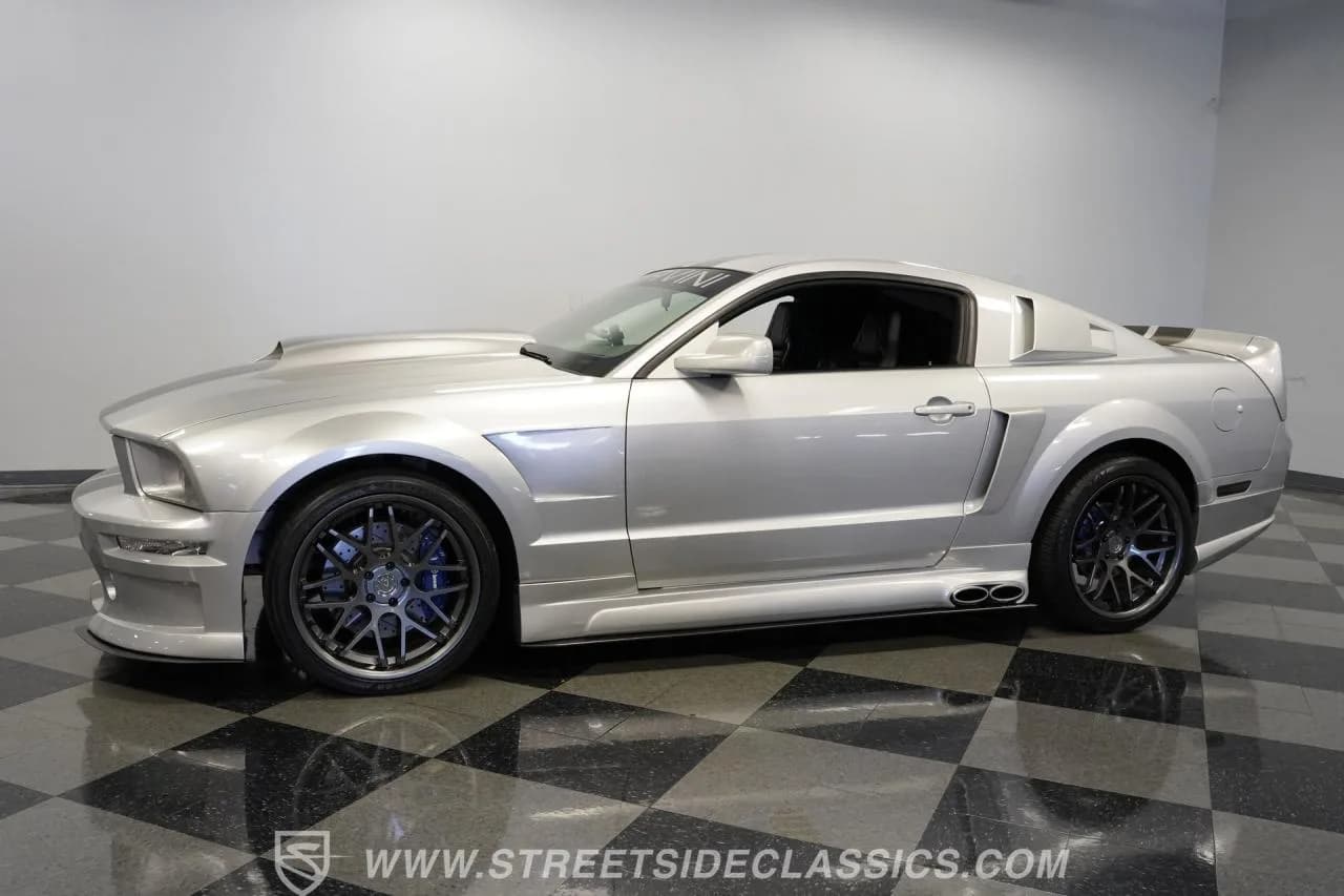 2006 Ford Mustang GT Cervini - Thumbnail 7