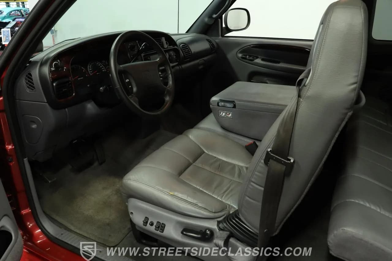 1998 Dodge Ram 1500 Laramie SLT - Thumbnail 4