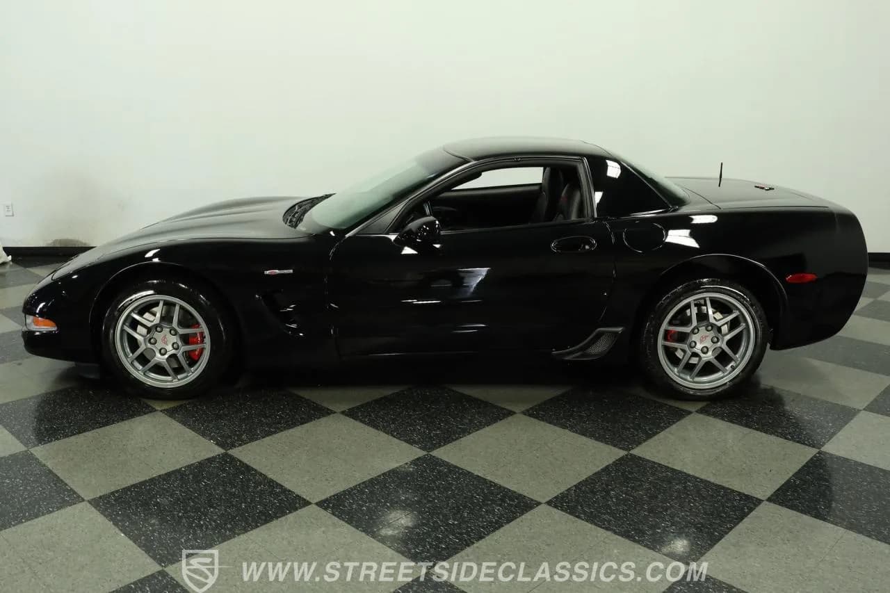 2001 Chevrolet Corvette Z06 - Thumbnail 2